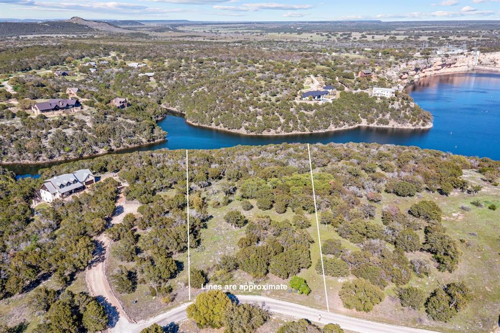 1021 Lakeside Lane Property Photo 1