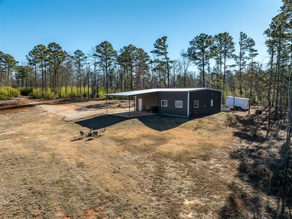An County Road Property Photo