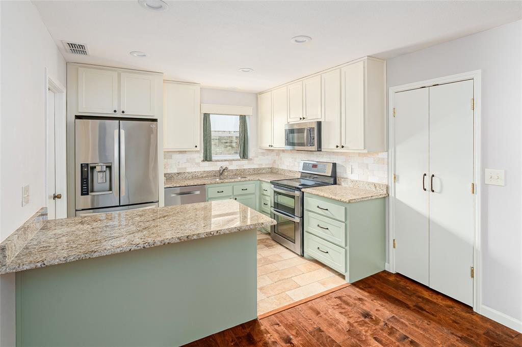 1906 Columbia Drive Property Photo 15
