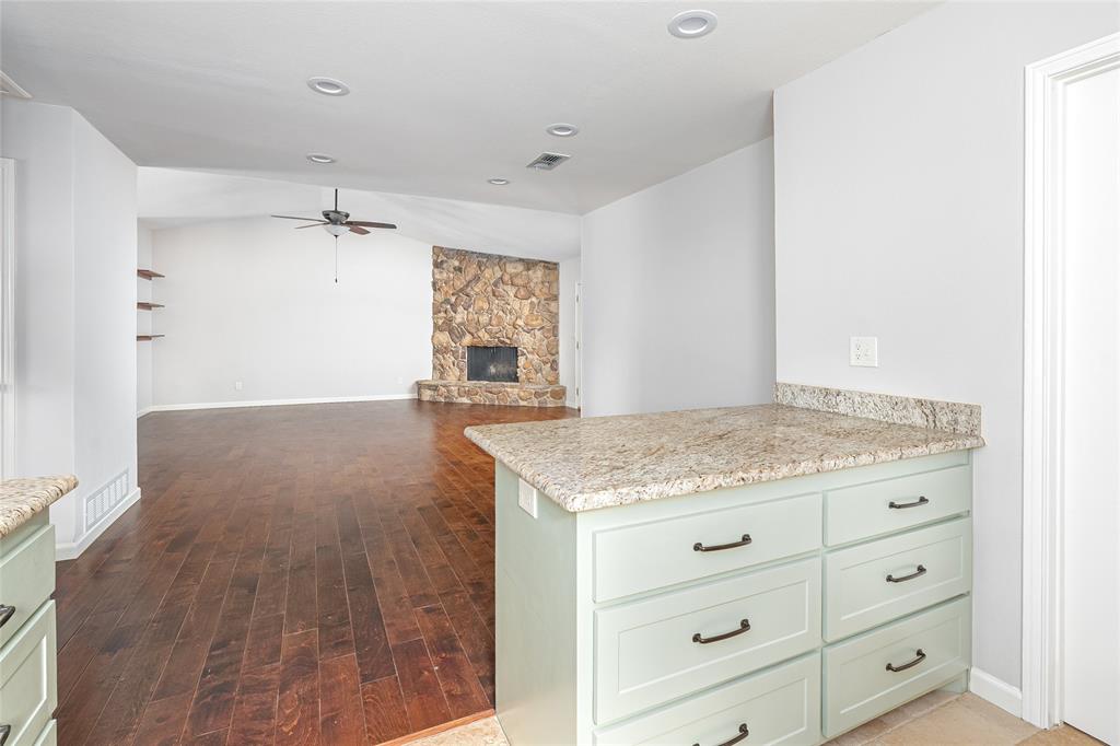 1906 Columbia Drive Property Photo 18