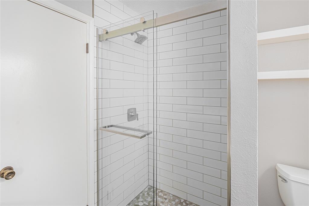 1906 Columbia Drive Property Photo 22