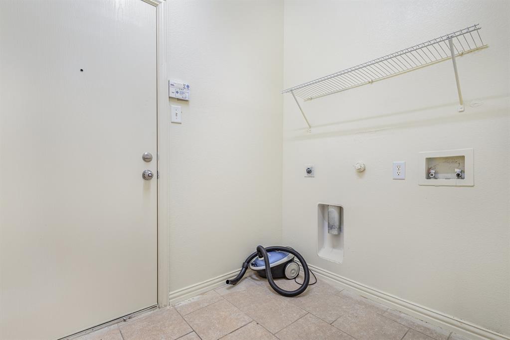 7108 Sugarplum Drive Property Photo 21