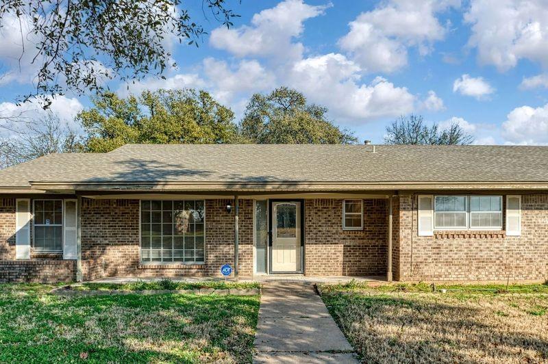 1605 Arrowhead Drive Property Photo