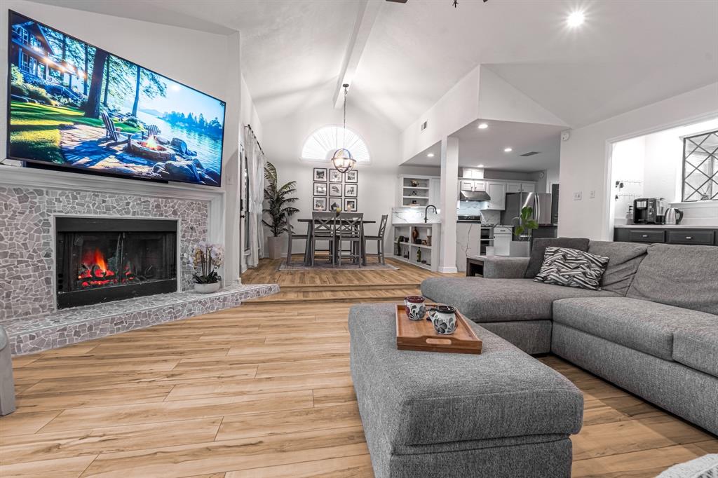 1825 Greenhaven Lane Property Photo