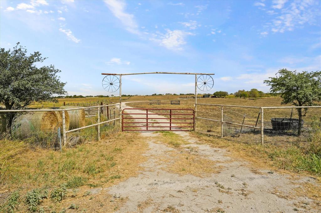 696 Hill County Road 4421 Property Photo