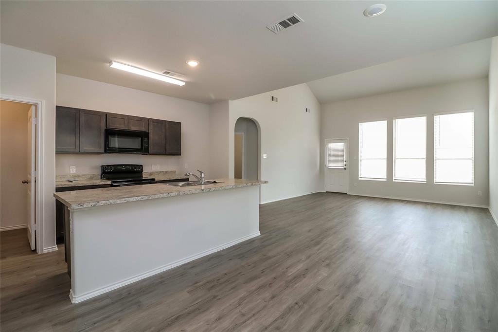 8304 Runner Oak Lane Property Photo