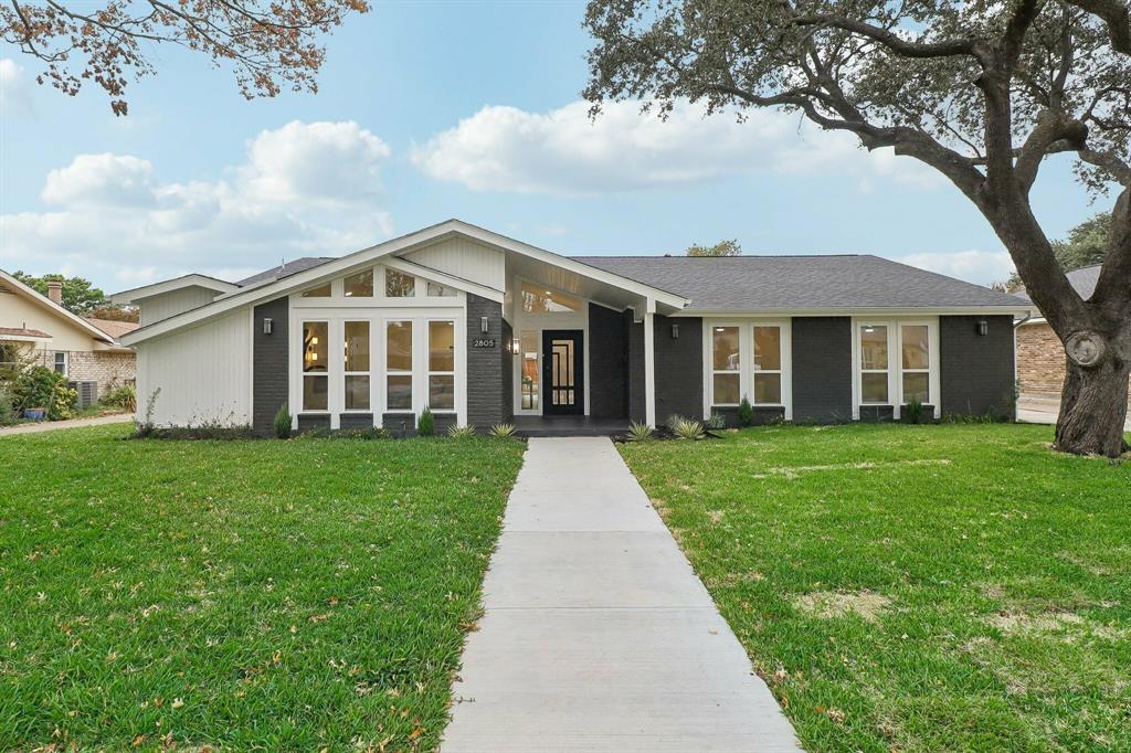 2805 S Surrey Drive Property Photo