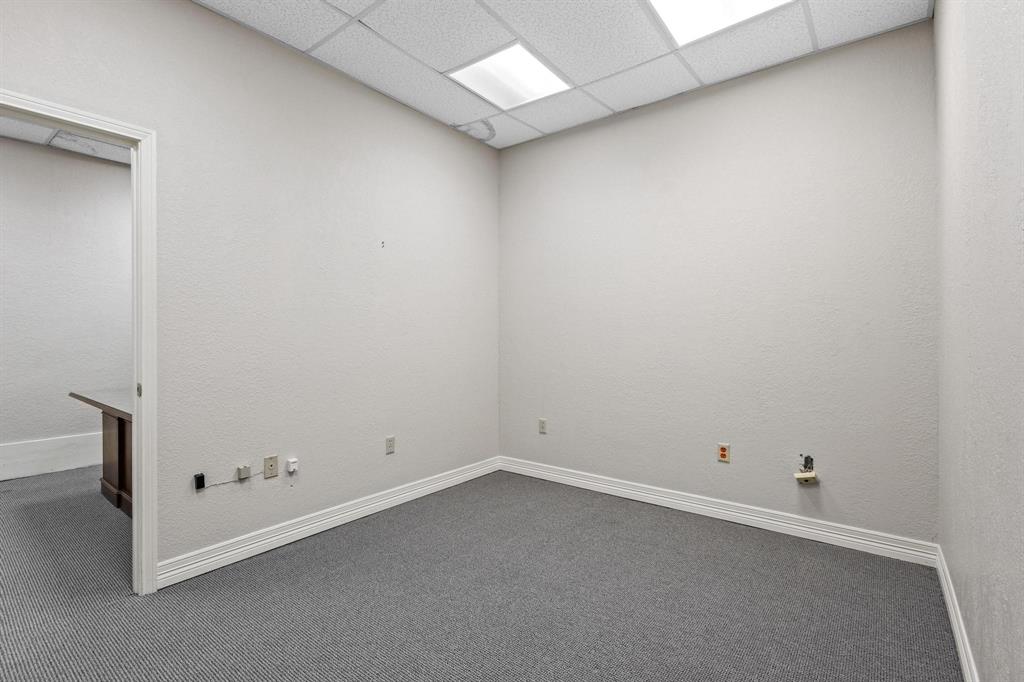 111 S Travis St Property Photo 32