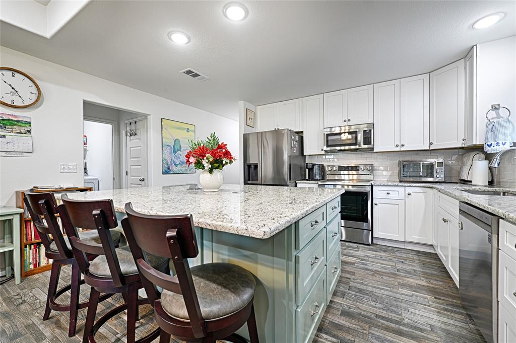 305 W Austin Street Property Photo