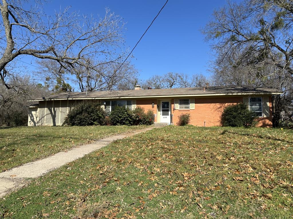 609 Walnut Street Property Photo 1