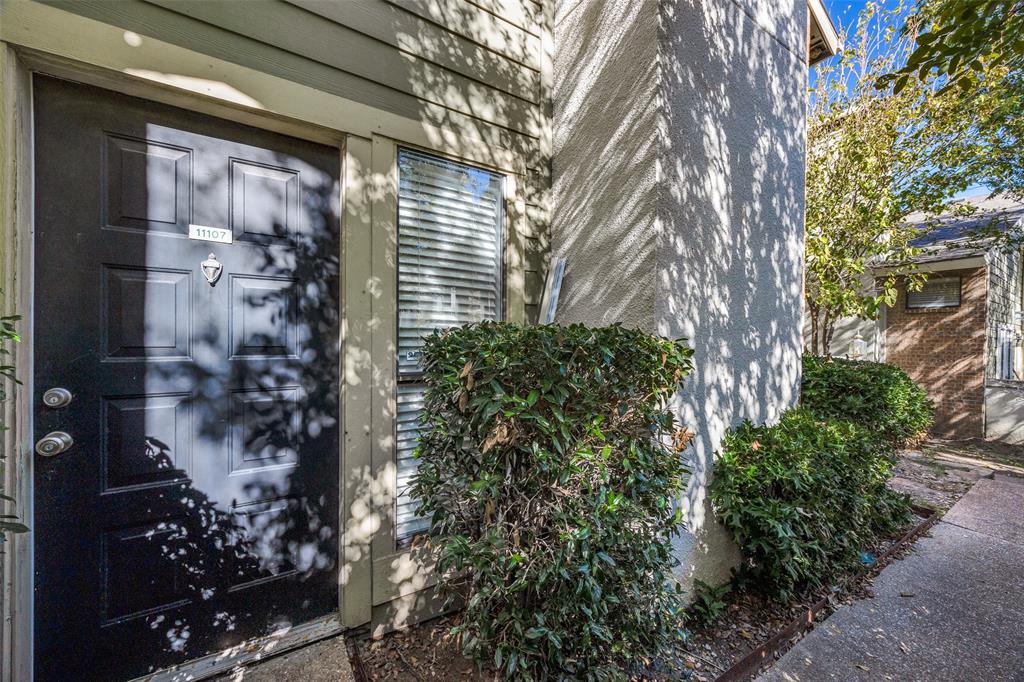 9607 Walnut Street Property Photo