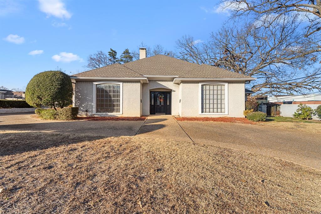 401 Woodland Hills Drive Property Photo 1