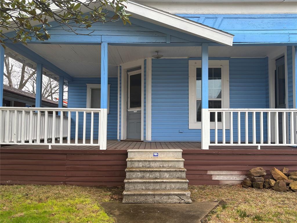 720 W Gandy Street Property Photo 2