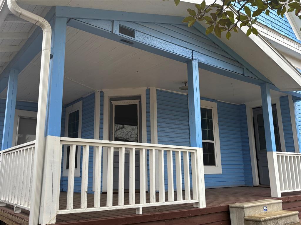720 W Gandy Street Property Photo 3