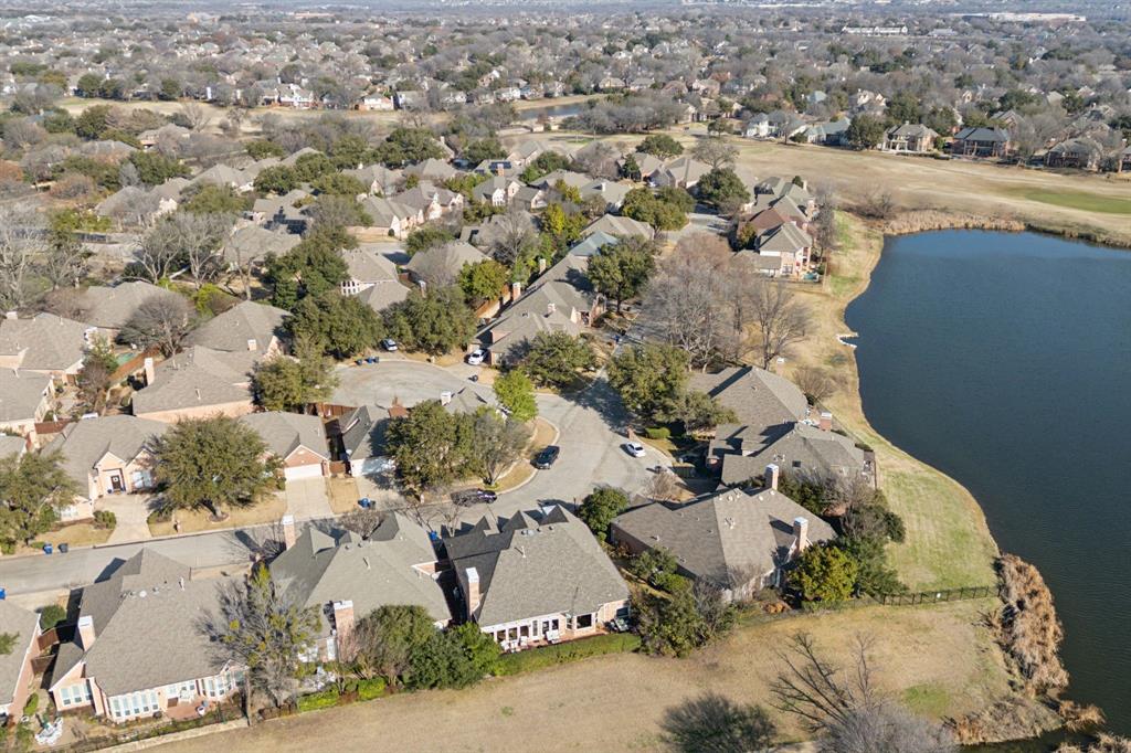 1008 Lake Point Circle Property Photo 1