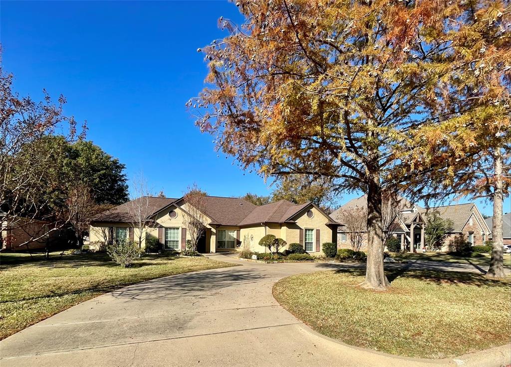 218 Bayhills Drive Property Photo 1