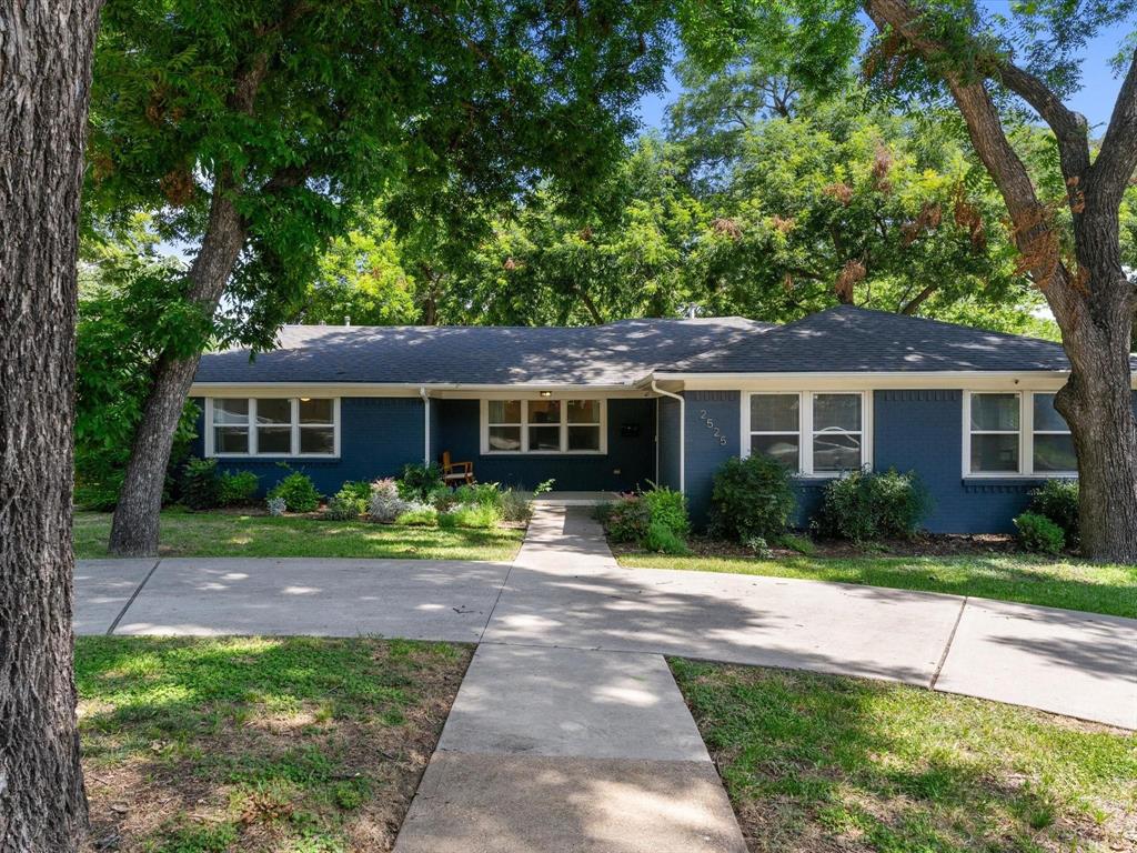 2525 W Kiest Boulevard Property Photo