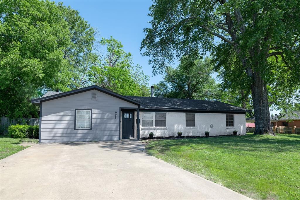 928 Kings Lane Property Photo
