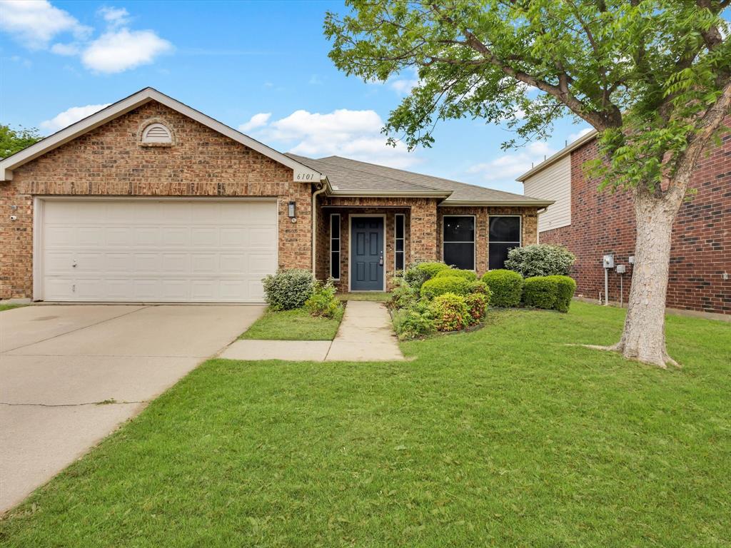 6101 Photinia Avenue Property Photo
