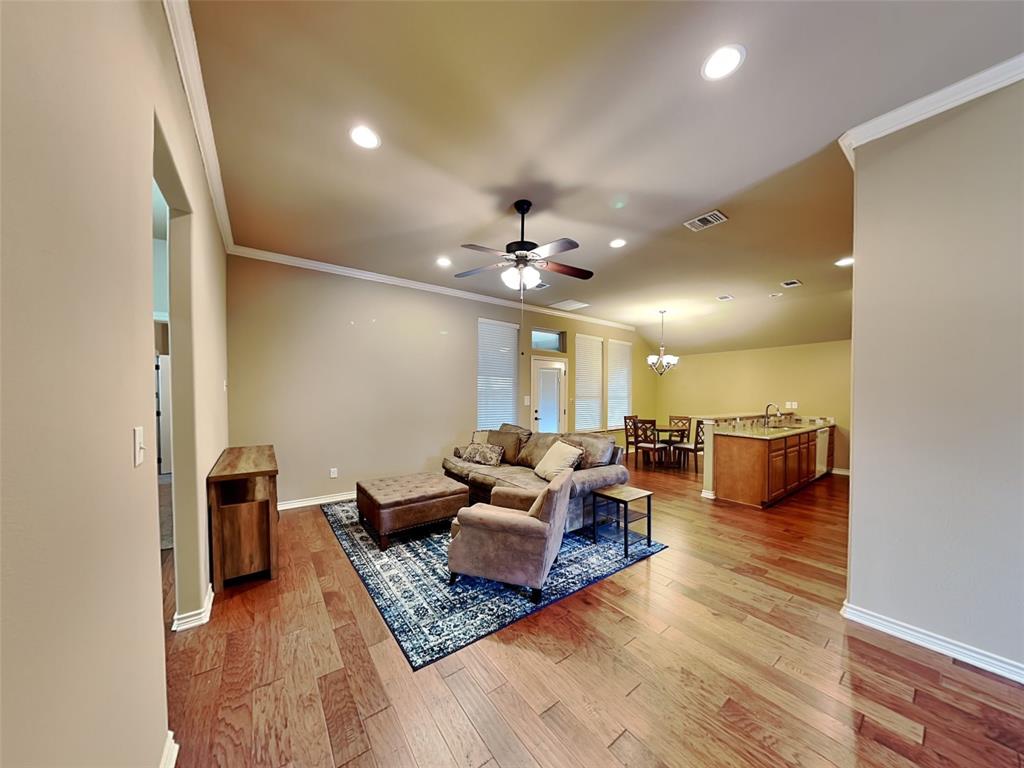 1727 Sully Court Property Photo 2