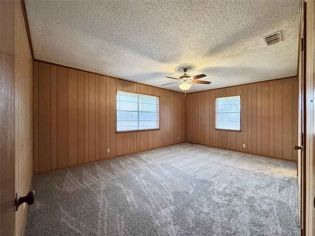 605 Tool Drive Property Photo 24