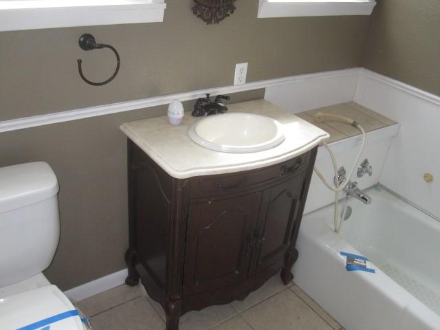 801 W Lillie Property Photo 6