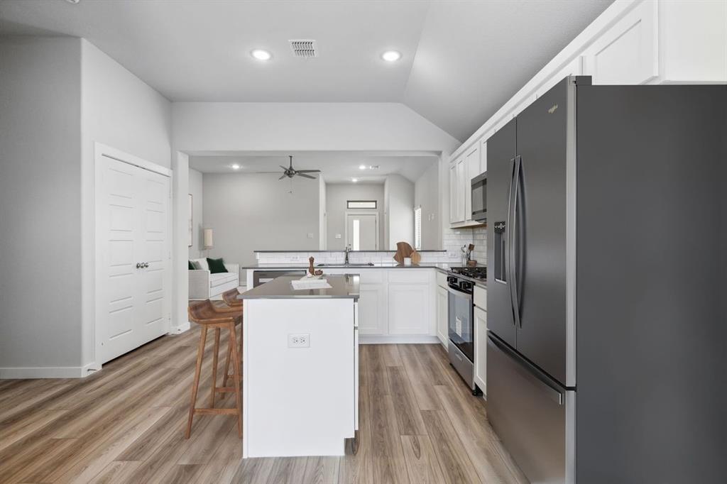 924 Pebble Wend Drive Property Photo 1