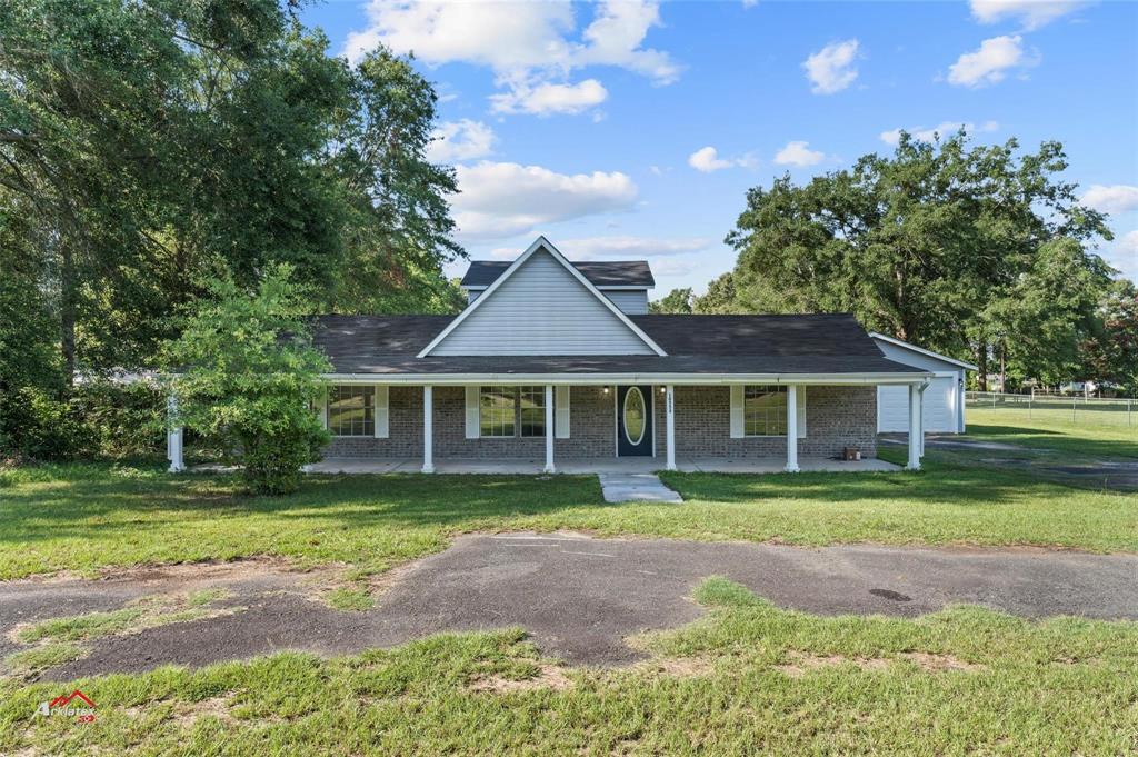 10553 White Oak Drive Property Photo 1