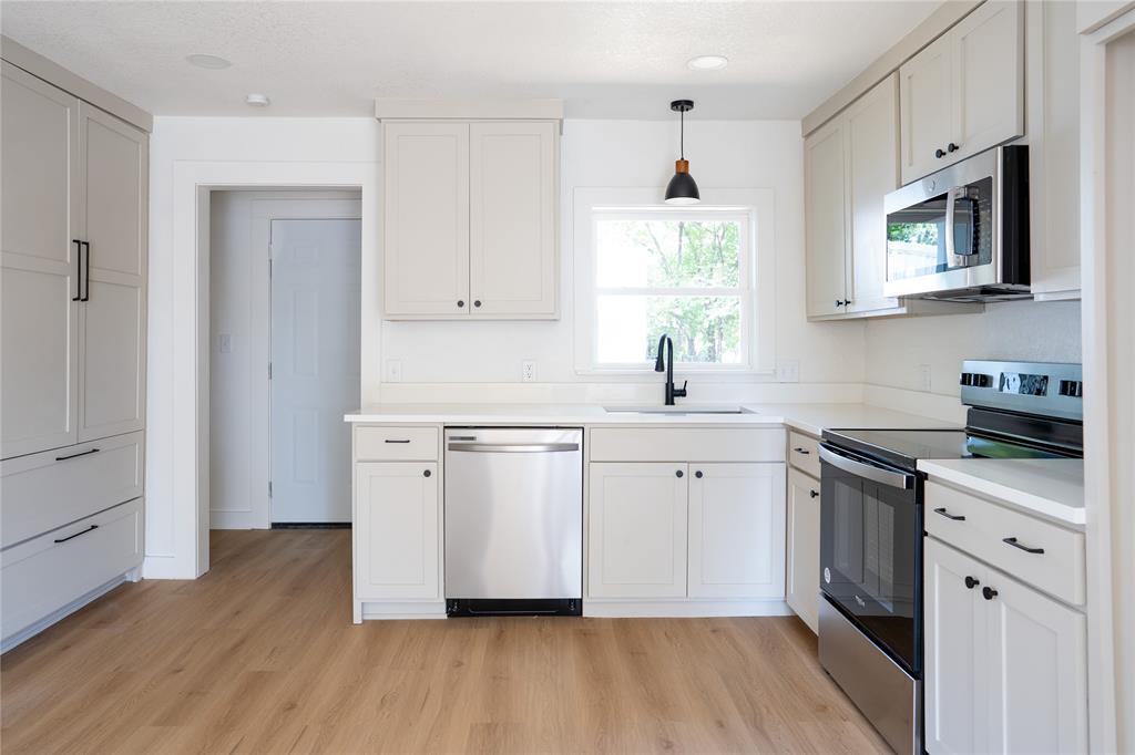 900 W Felix Street Property Photo