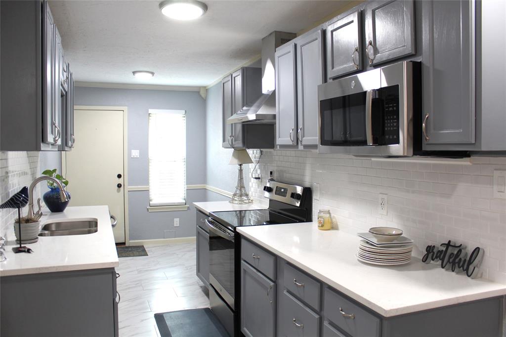 13561 Waterfall Way Property Photo