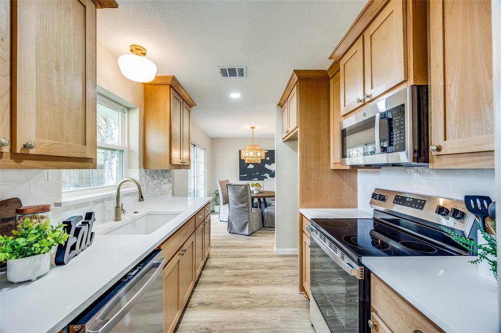 8735 Charing Cross Lane Property Photo