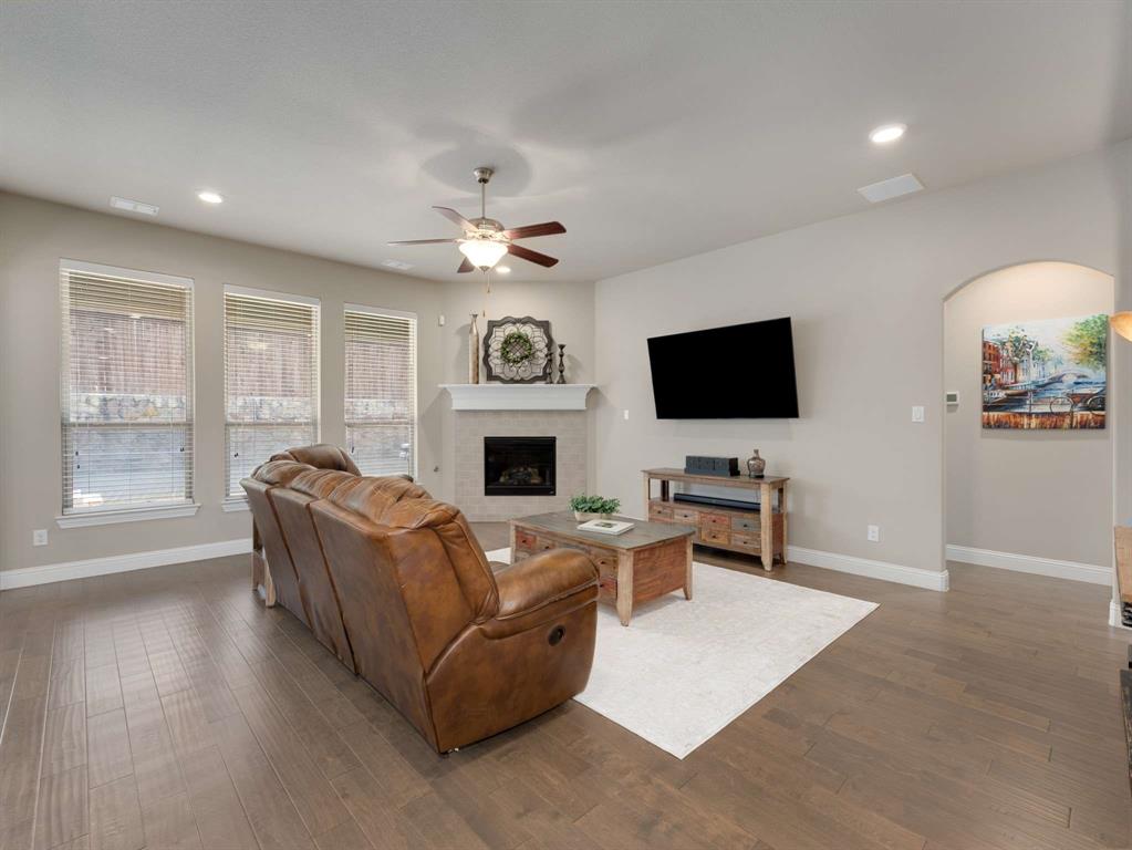 9908 Pikes Peak Place Property Photo 9