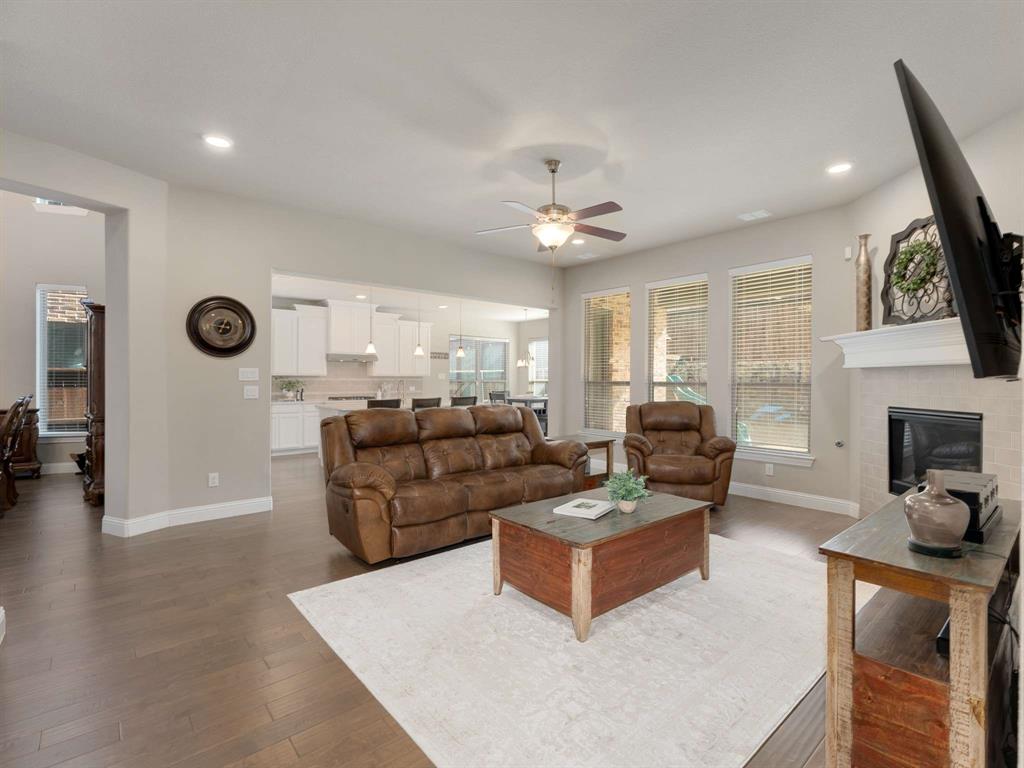 9908 Pikes Peak Place Property Photo 11