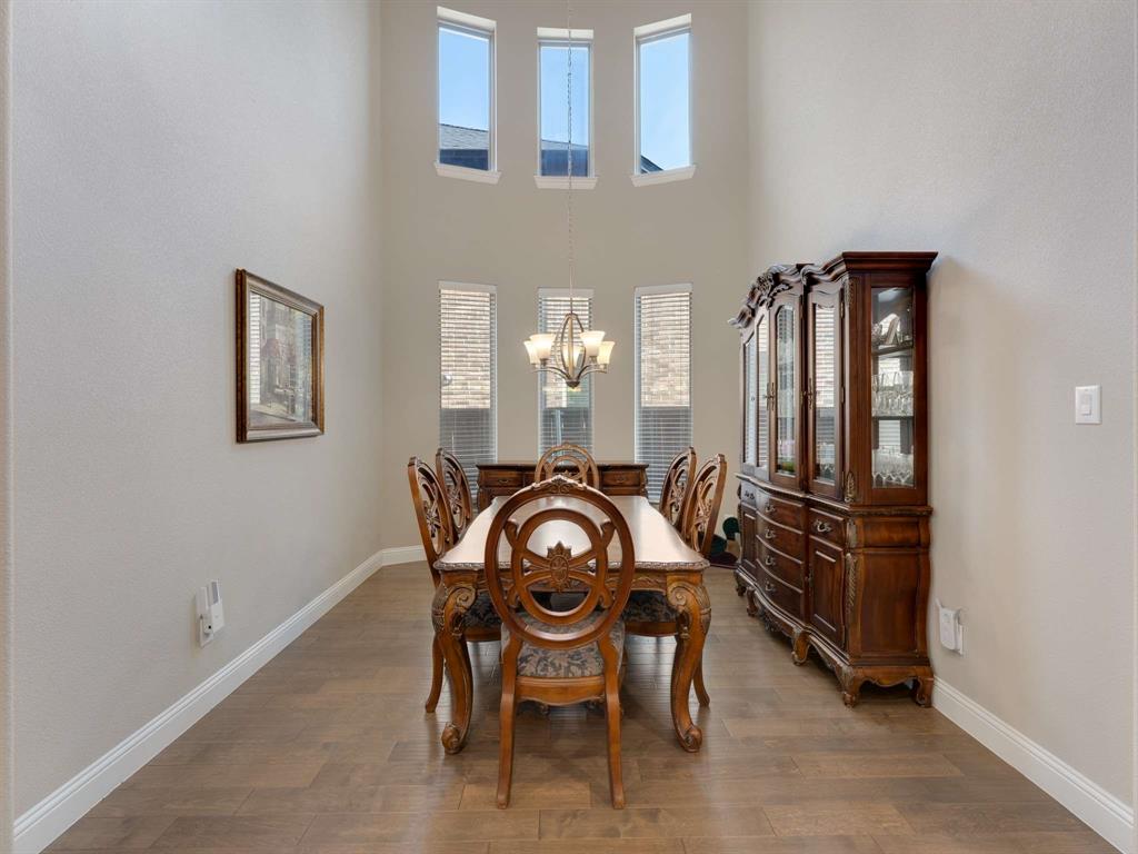 9908 Pikes Peak Place Property Photo 12