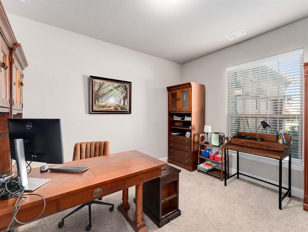 9908 Pikes Peak Place Property Photo 14