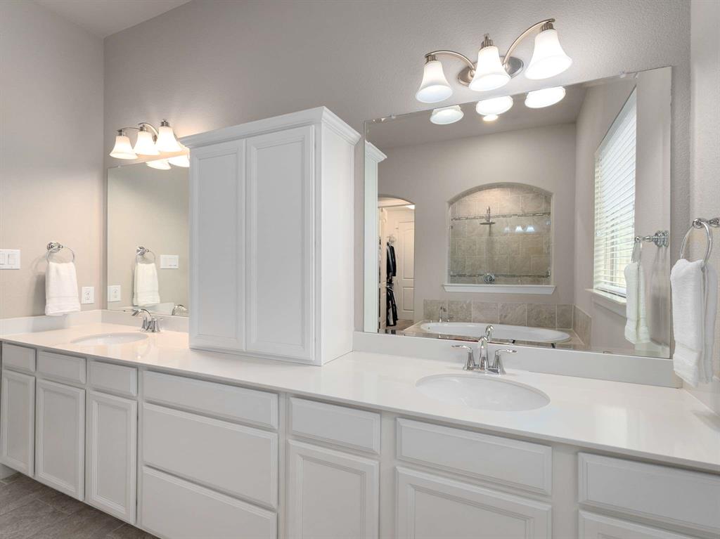 9908 Pikes Peak Place Property Photo 17