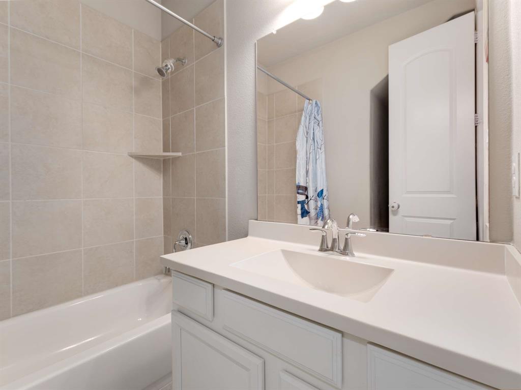 9908 Pikes Peak Place Property Photo 20