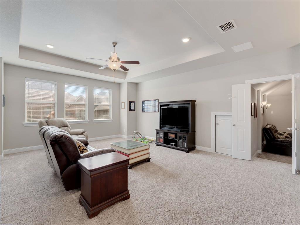 9908 Pikes Peak Place Property Photo 22