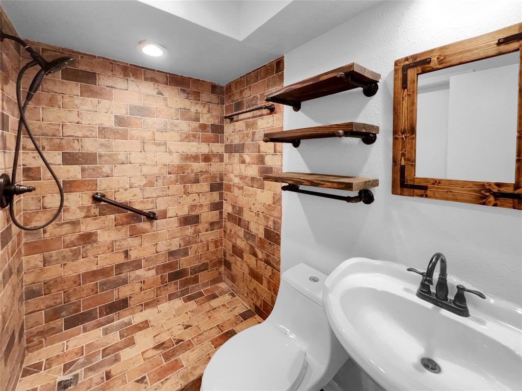 9222 Flickering Shadow Drive Property Photo 7