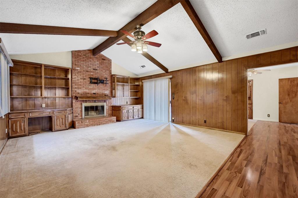 2731 Rivercrest Drive Property Photo