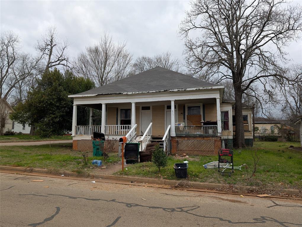 823 W Louisiana Street Property Photo