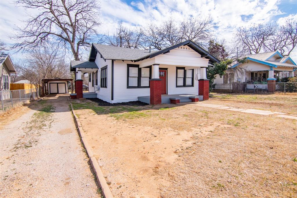1910 Avenue E Property Photo