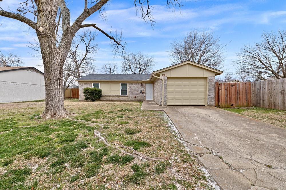 102 Lorie Street Property Photo