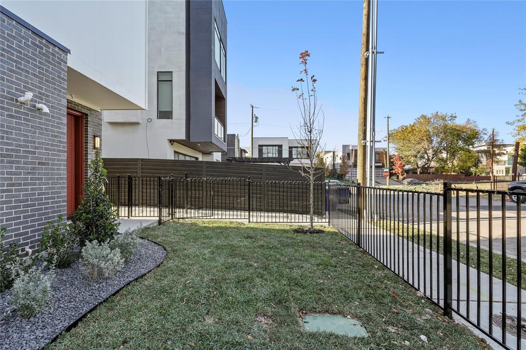 2015 California Drive Property Photo 4