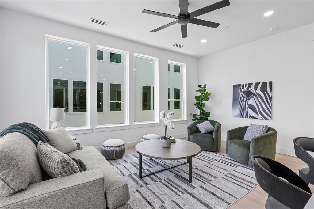 2015 California Drive Property Photo 17