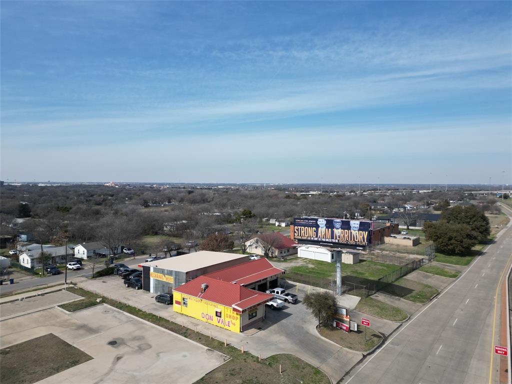 9415 S R L Thornton Freeway Property Photo 1