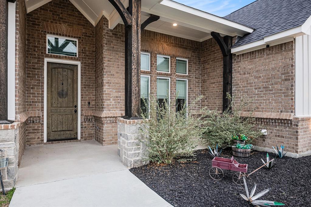 378 Oak Meadow Lane Property Photo 4