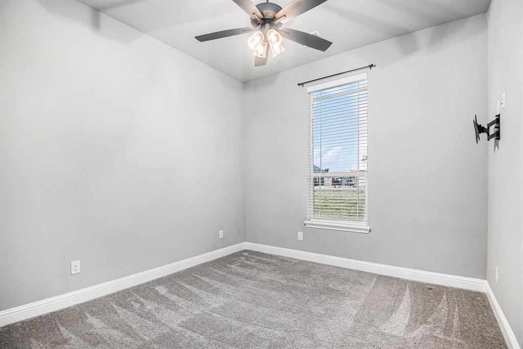 378 Oak Meadow Lane Property Photo 17