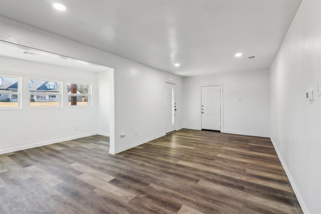 4765 Cecilia Avenue Property Photo 8