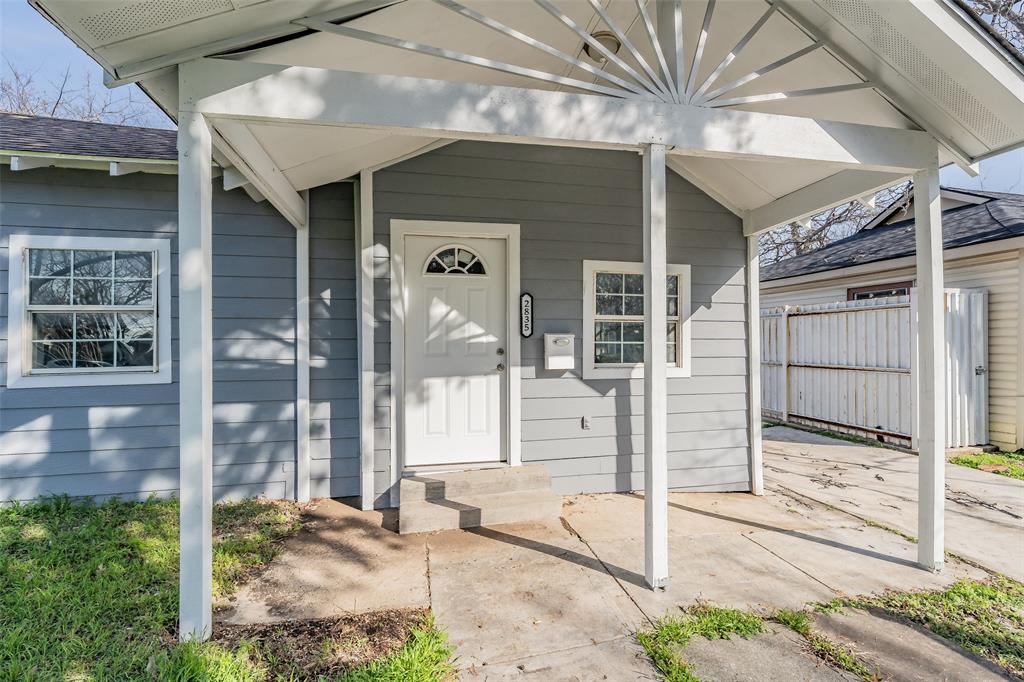 2835 Bentley Avenue Property Photo